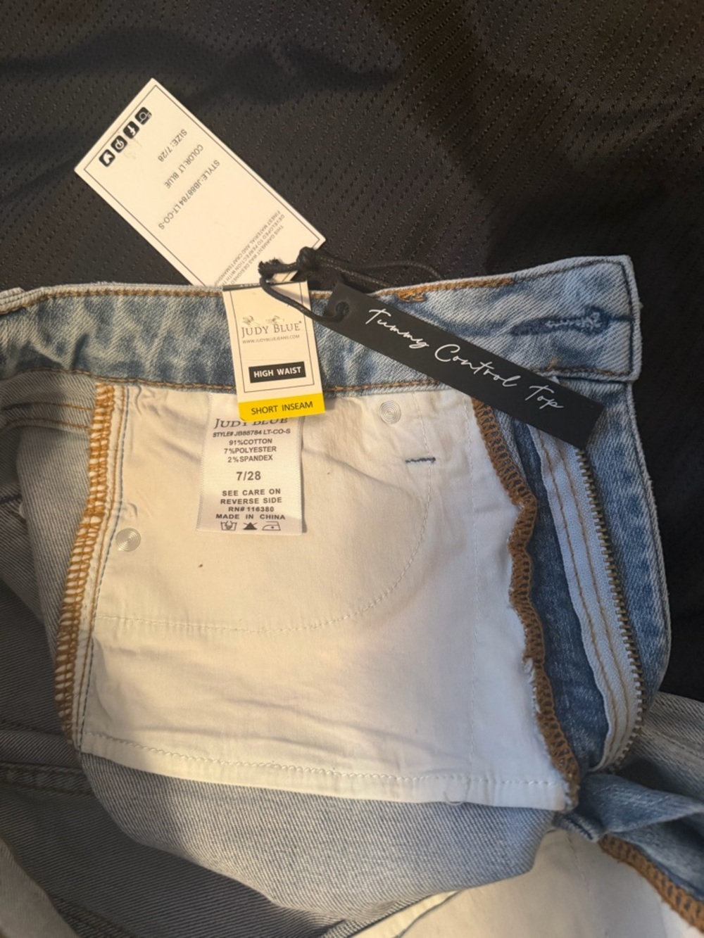 Judy Blue Light Wash Boot Cut Jeans NWT 7/28 30” inseam tummy control - Picture 11 of 16